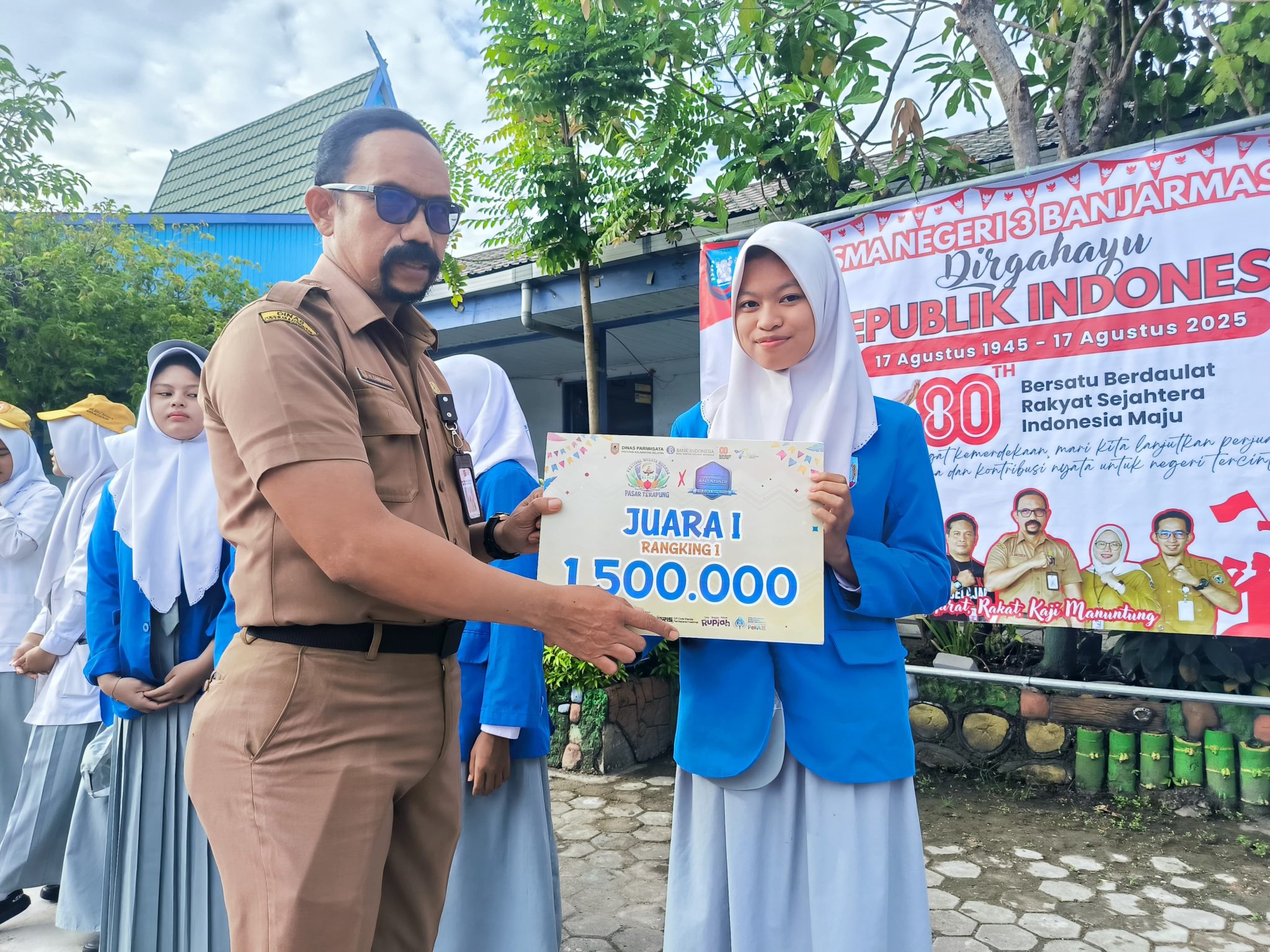 Juara 1 Lomba Ranking 1
